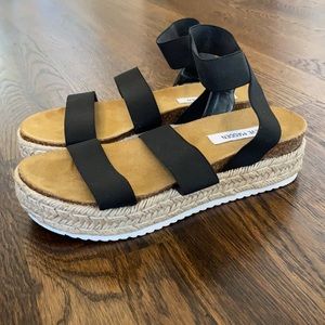 Steve Madden Women’s Kimmie Flatform Sandal